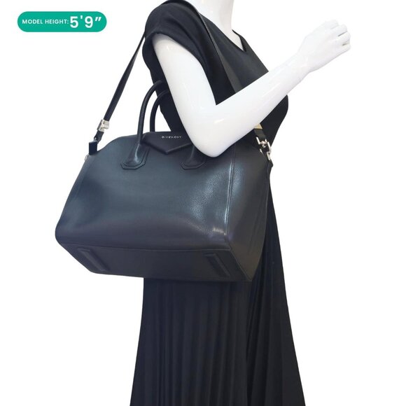 Givenchy  Antigona Medium Sugar Goatskin Leather Shoulder Bag Black - Picture 2 of 14